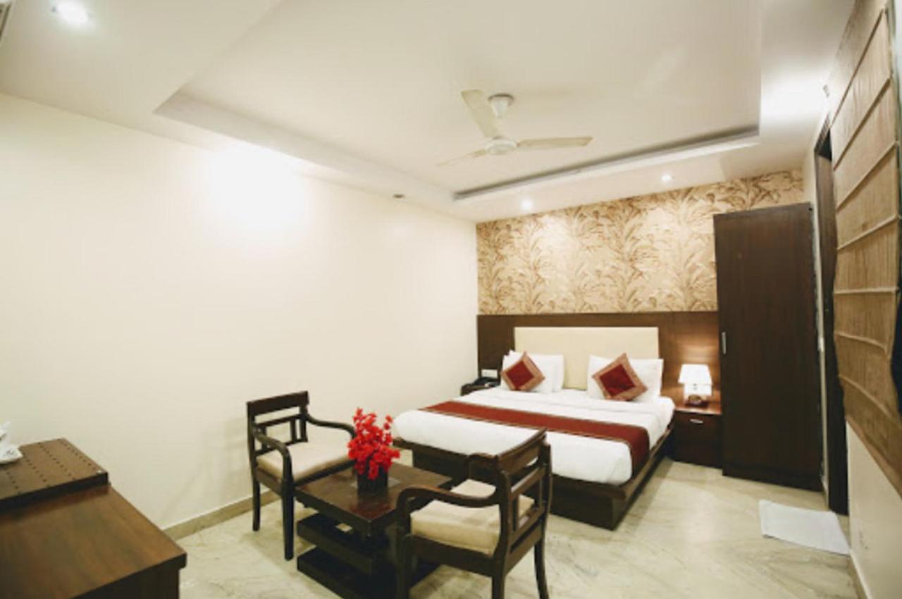 Hotel Paradise Inn-A Boutique Hotel Delhi Nuova Delhi Esterno foto